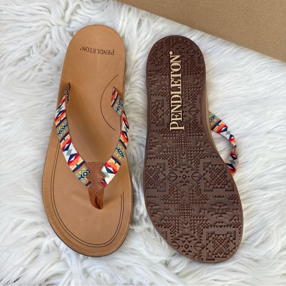 Pendleton Fire Legend Leather And Fabric Southwest Print Thong Sandals 8 NWB! - Picture 4 of 7